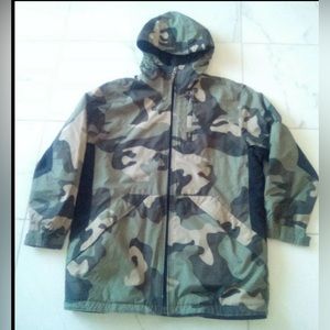 Gap boys camouflage hooded  windbreaker jacket / Size: XL(12).Color:Olive green